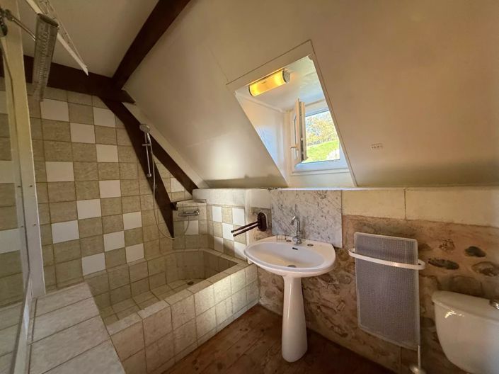 Image No.5-2 Bed House for sale