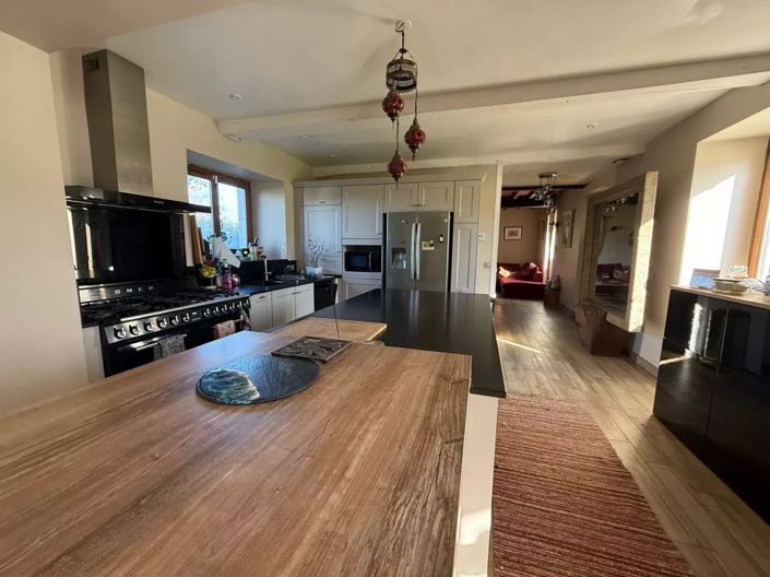 Image No.6-4 Bed House for sale