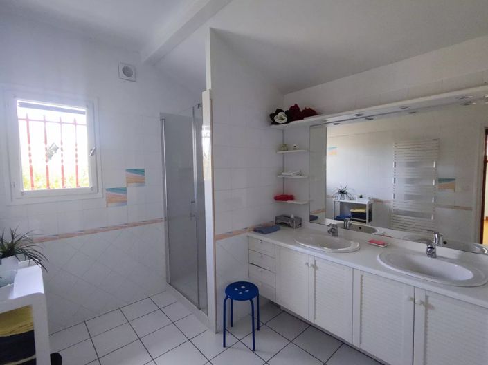 Image No.15-4 Bed House for sale