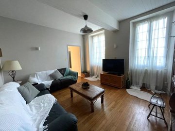 0ff4a9ad98ae63a7a89870707a7635ef71733b0e3c192