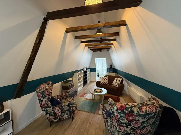 Image No.10-3 Bed House for sale