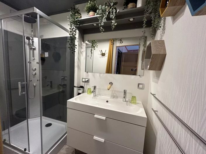 Image No.6-3 Bed House for sale