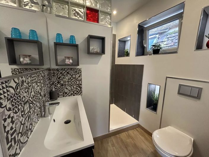 Image No.8-3 Bed House for sale