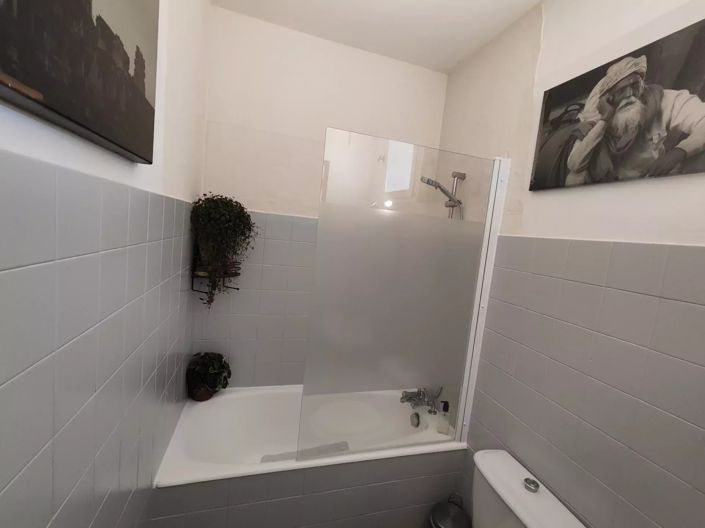 Image No.8-3 Bed House for sale