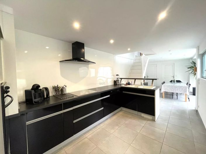 Image No.2-3 Bed House for sale