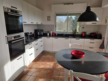 38eb81c8e358e649325ec3a16c8c9aeb0b1b33ab87192