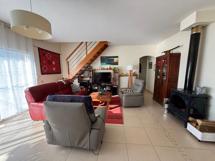 Image No.3-3 Bed House for sale