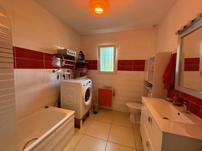 Image No.6-3 Bed House for sale