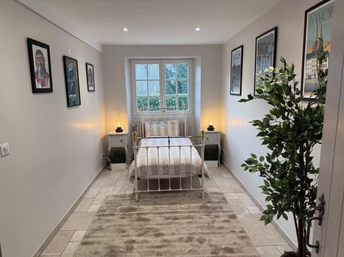 Image No.7-5 Bed House for sale