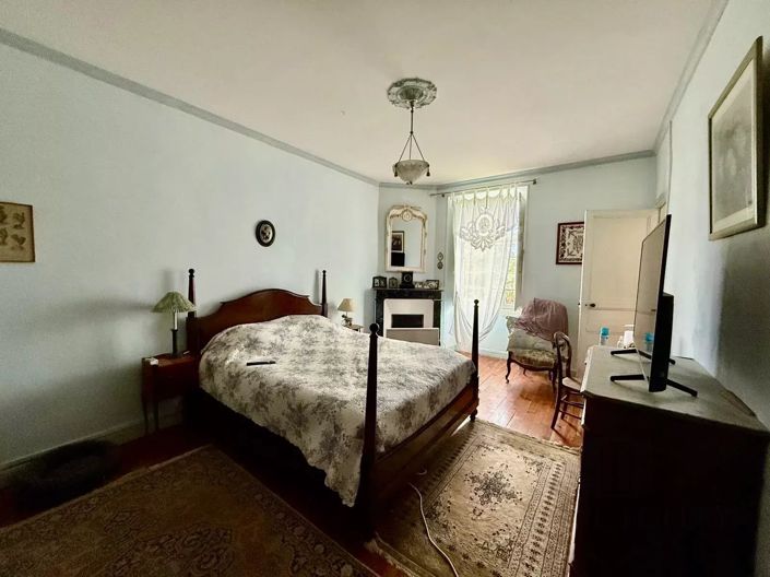 Image No.8-4 Bed House for sale