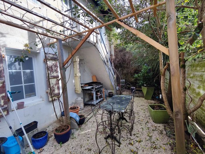 Image No.10-1 Bed Townhouse for sale