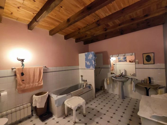 Image No.12-2 Bed House for sale