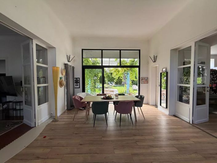 Image No.2-4 Bed House for sale