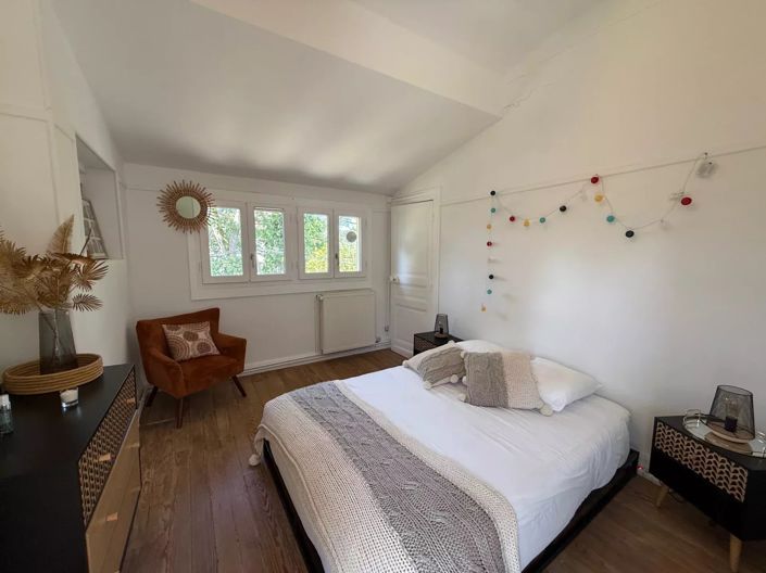 Image No.6-4 Bed House for sale