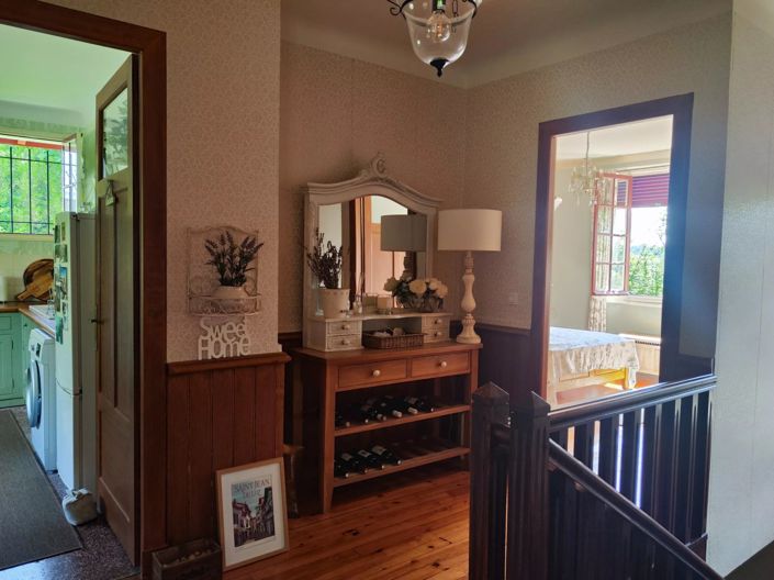 Image No.10-3 Bed House for sale