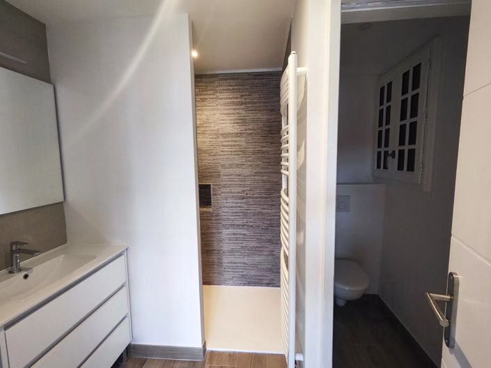 Image No.8-2 Bed House for sale