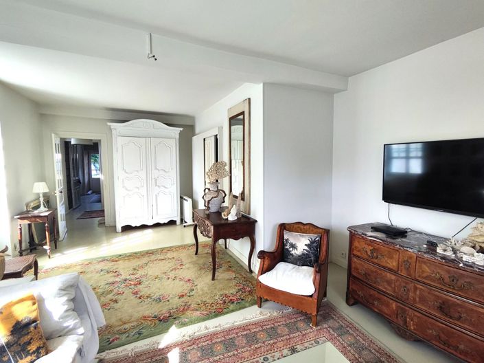 Image No.14-3 Bed House for sale