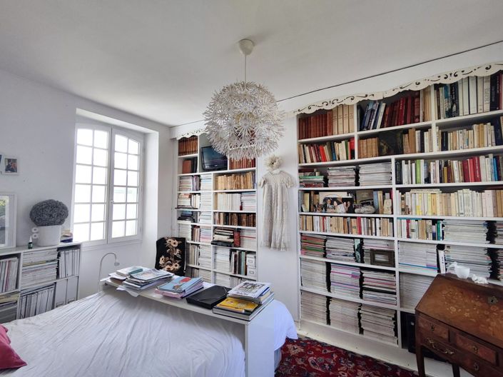 Image No.18-3 Bed House for sale