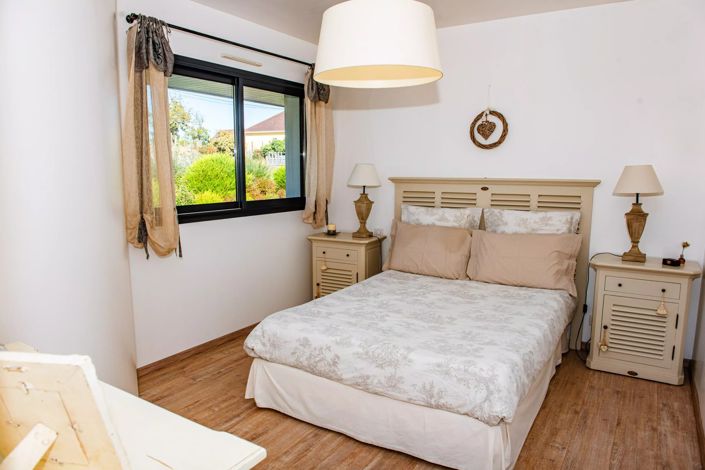 Image No.14-4 Bed House for sale