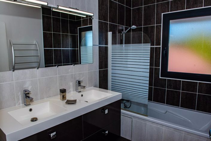 Image No.16-4 Bed House for sale