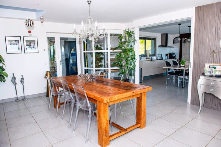 Image No.8-4 Bed House for sale