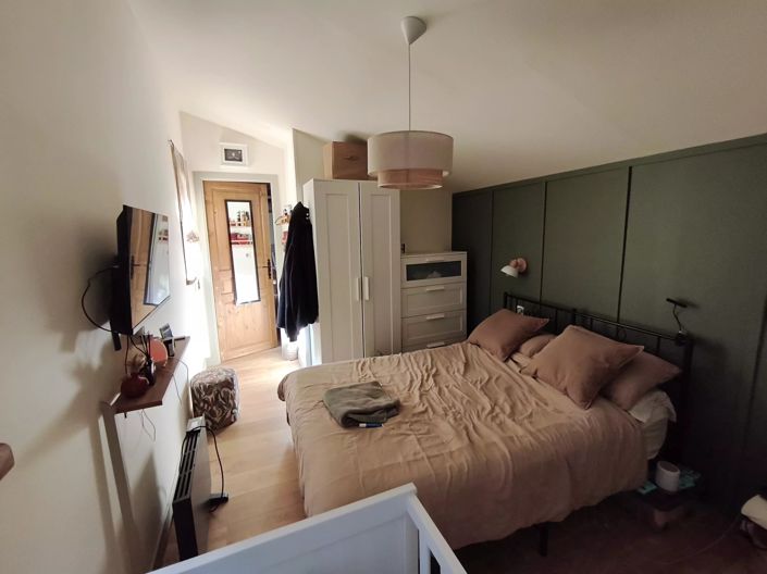 Image No.5-2 Bed House for sale
