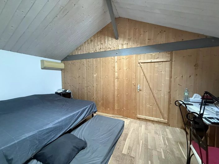 Image No.6-2 Bed House for sale