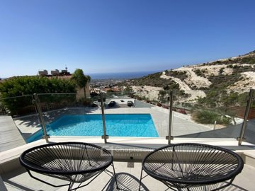 Detached Villa For Sale  in  Peyia