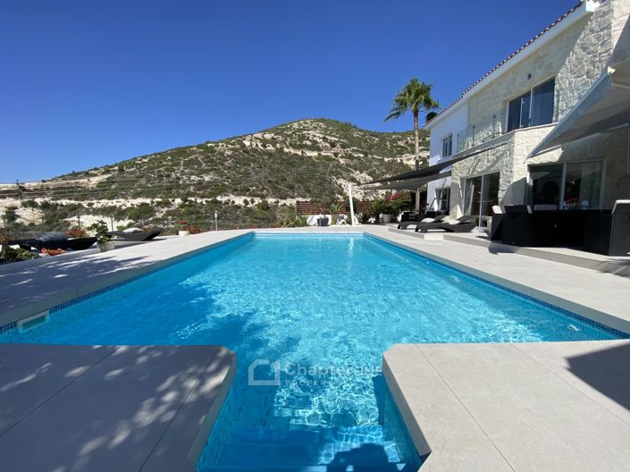 Image No.2-4 Bed Villa for sale