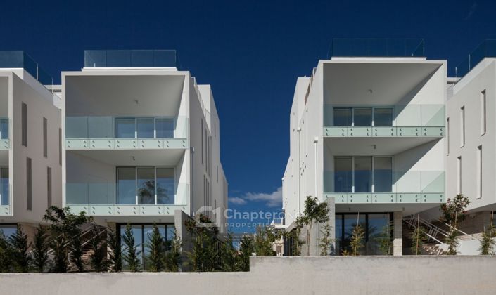 Image No.3-4 Bed Villa for sale
