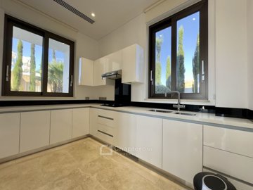 Detached Villa For Sale  in  Peyia - Sea Caves