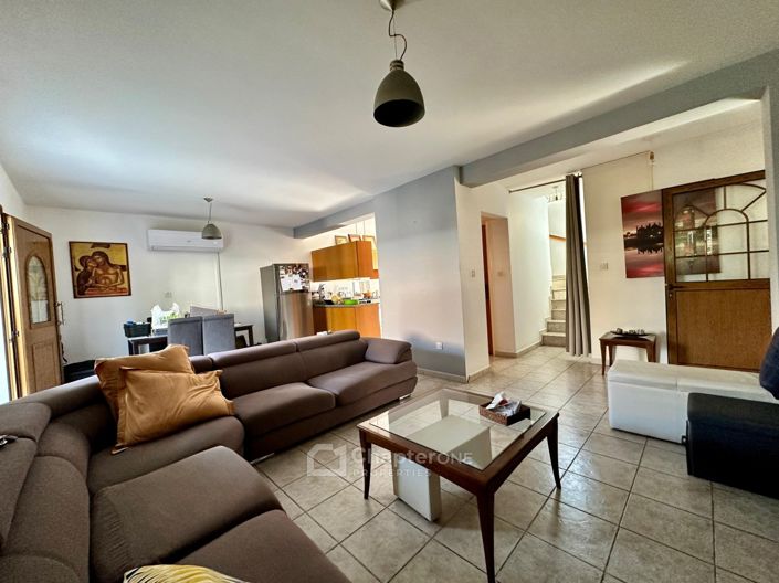 Image No.2-Villa de 3 chambres à vendre à Kato Paphos