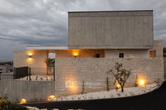 Image No.1-6 Bed Villa for sale