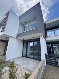 Town House For Sale  in  Chlorakas