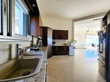 Bungalow For Sale  in  Armou