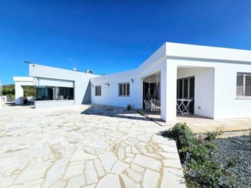 Bungalow For Sale  in  Armou
