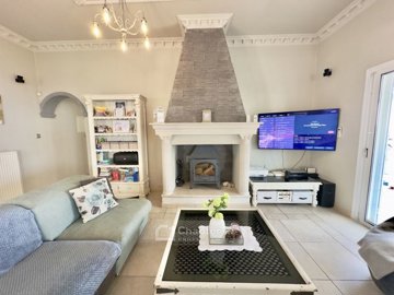 Bungalow For Sale  in  Peyia