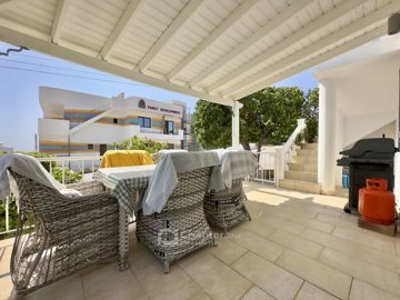 Bungalow For Sale  in  Peyia