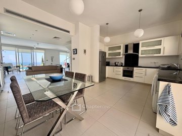 Detached Villa For Sale  in  Geroskipou