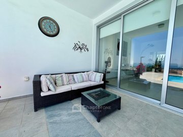 Detached Villa For Sale  in  Geroskipou