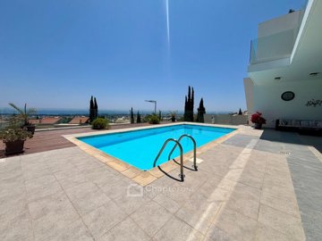 Detached Villa For Sale  in  Geroskipou