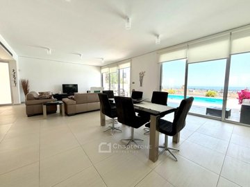 Detached Villa For Sale  in  Geroskipou