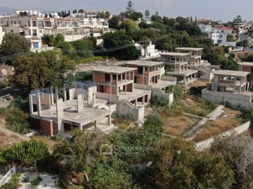 Detached Villa For Sale  in  Chlorakas