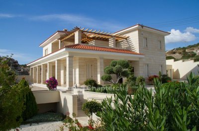 Detached Villa For Sale  in  Peyia