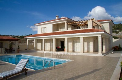 Detached Villa For Sale  in  Peyia