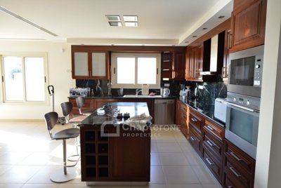 Detached Villa For Sale  in  Peyia