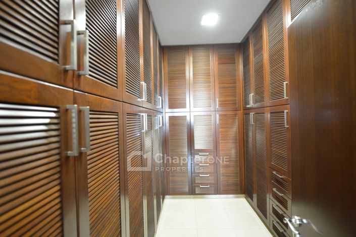 Image No.9-8 Bed Villa for sale