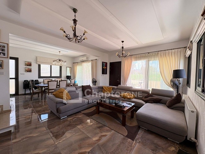 Image No.9-3 Bed Villa for sale