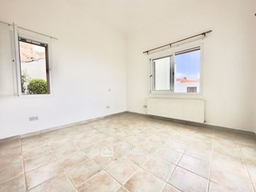 Detached Villa For Sale  in  Tsada