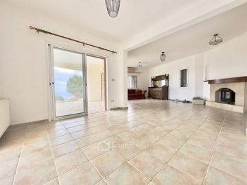Detached Villa For Sale  in  Tsada